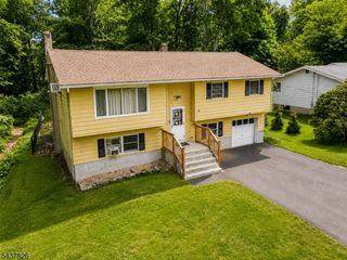 9 Stoney Brook Ln, Jefferson Twp., NJ 07438