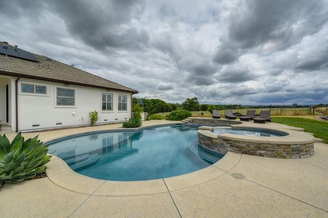 2990 Ironwood Ln, Lincoln, CA 95648