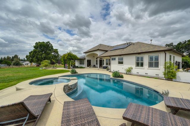 2990 Ironwood Ln, Lincoln, CA 95648