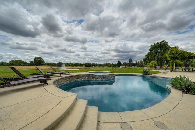 2990 Ironwood Ln, Lincoln, CA 95648