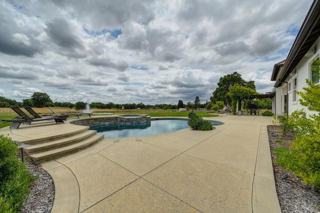 2990 Ironwood Ln, Lincoln, CA 95648