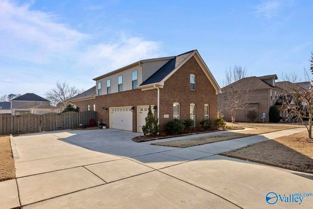 24 Tall Oak Blvd, Huntsville, AL 35824