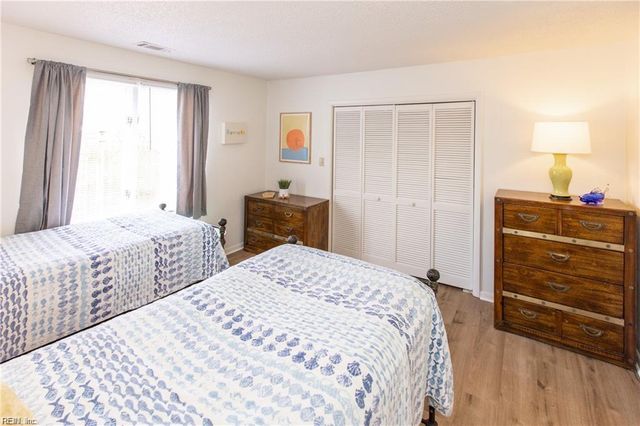 121 78th ST, Virginia Beach, VA 23451