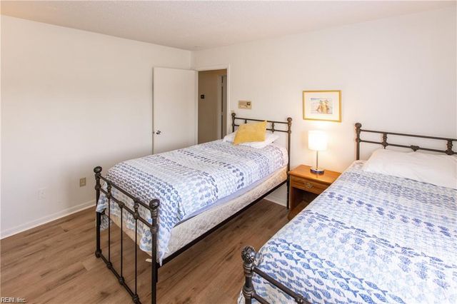 121 78th ST, Virginia Beach, VA 23451
