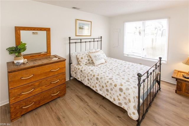 121 78th ST, Virginia Beach, VA 23451