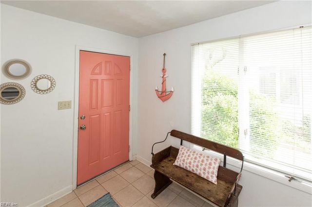121 78th ST, Virginia Beach, VA 23451