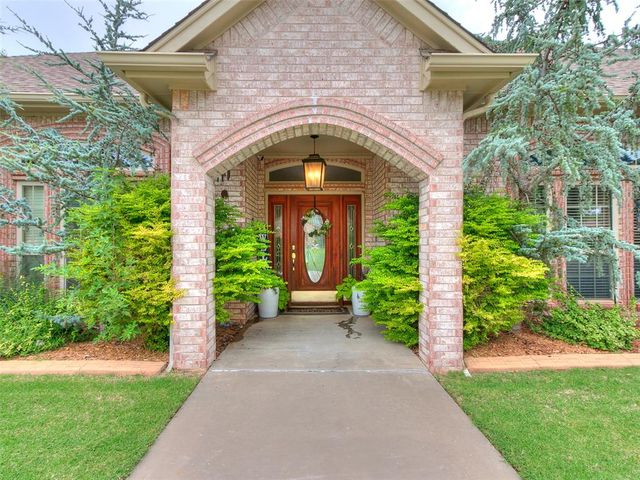1701 SW 38th Street, Moore, OK 73160