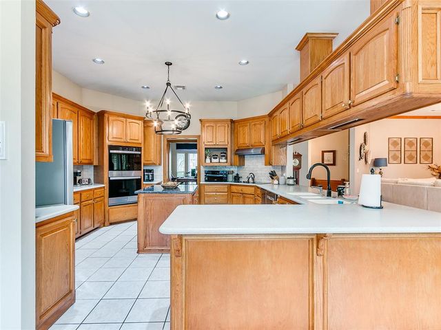 1701 SW 38th Street, Moore, OK 73160