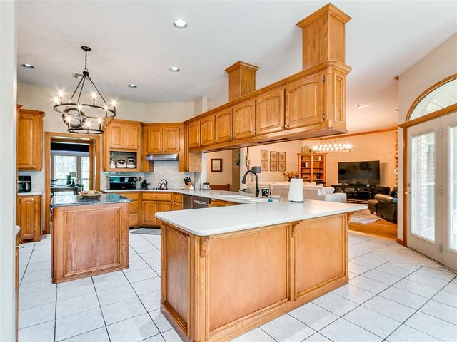 1701 SW 38th Street, Moore, OK 73160