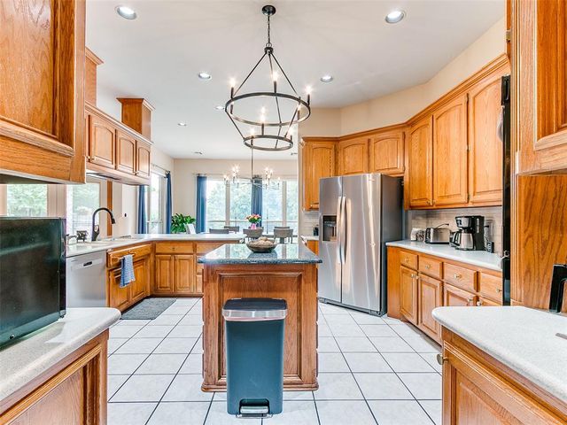 1701 SW 38th Street, Moore, OK 73160