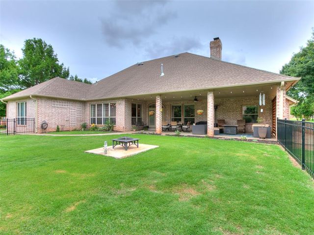 1701 SW 38th Street, Moore, OK 73160