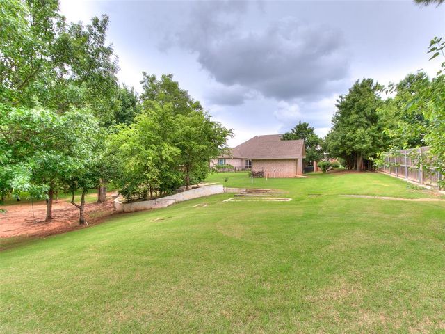 1701 SW 38th Street, Moore, OK 73160