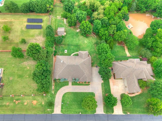 1701 SW 38th Street, Moore, OK 73160