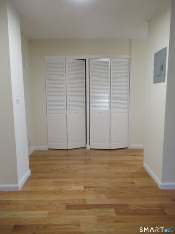 2600 Park Avenue 10Y, Bridgeport, CT 06604