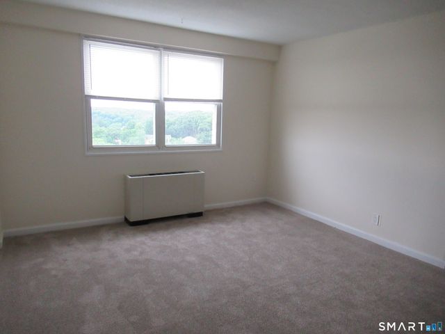 2600 Park Avenue 10Y, Bridgeport, CT 06604