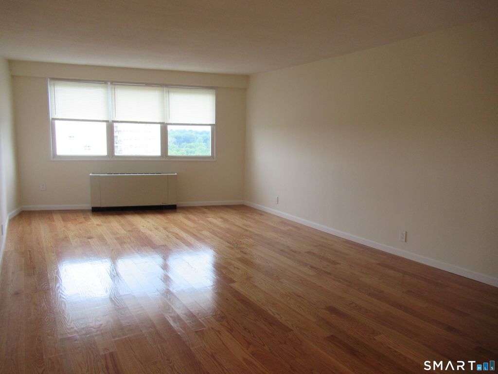 2600 Park Avenue 10Y, Bridgeport, CT 06604