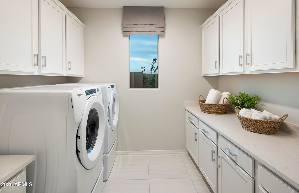 Image 10 of property listing at 27533 N 71ST Avenue, Peoria, AZ 85383