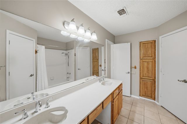 1129 W Hills Terrace, Saginaw, TX 76179