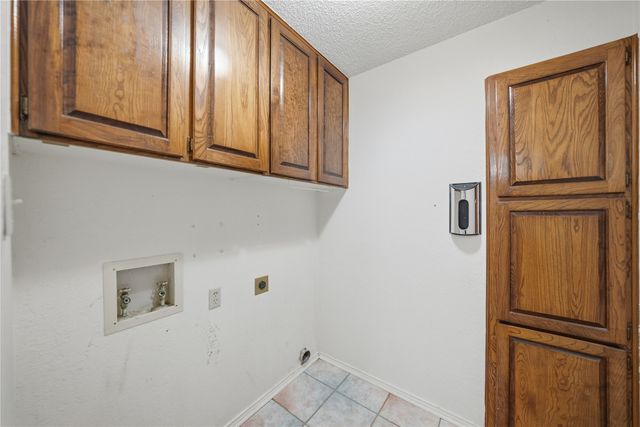 1129 W Hills Terrace, Saginaw, TX 76179