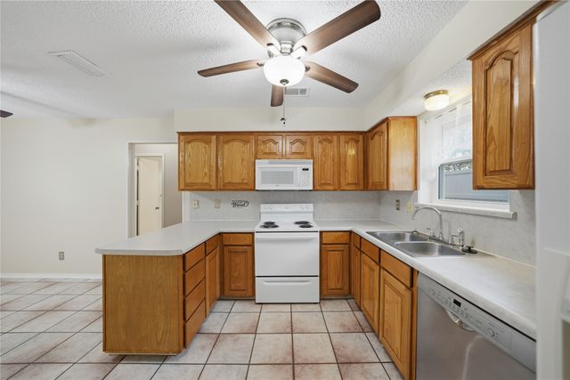 1129 W Hills Terrace, Saginaw, TX 76179