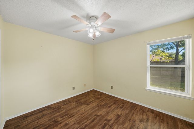 1129 W Hills Terrace, Saginaw, TX 76179