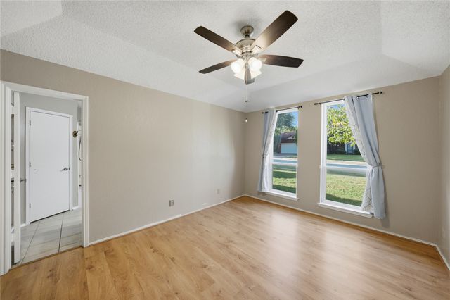 1129 W Hills Terrace, Saginaw, TX 76179