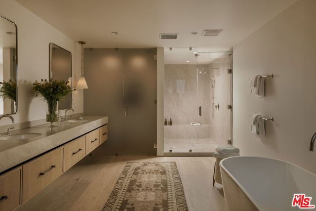 1417 Bluebird Avenue, Los Angeles, CA 90069