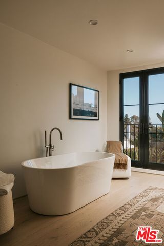 1417 Bluebird Avenue, Los Angeles, CA 90069