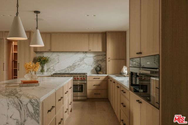 1417 Bluebird Avenue, Los Angeles, CA 90069