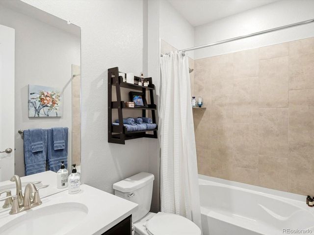 7043 Hyland Hills St, Castle Pines, CO 80108