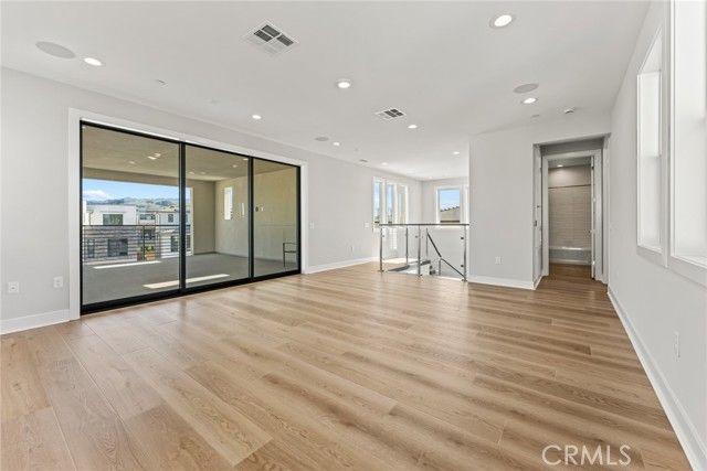 209 Stage, Irvine, CA 92618