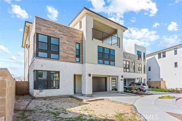 209 Stage, Irvine, CA 92618