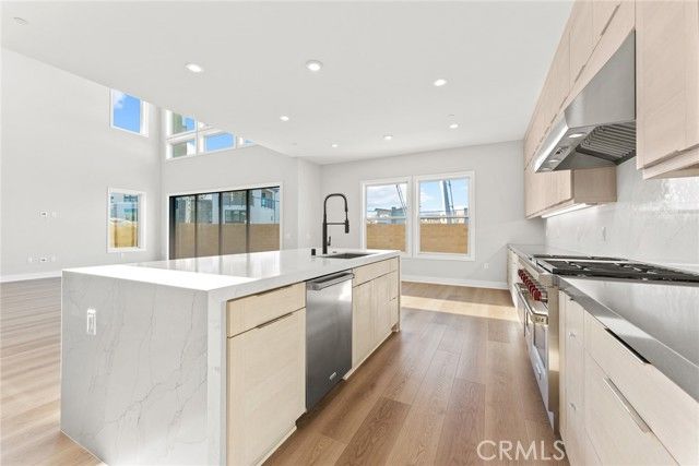 209 Stage, Irvine, CA 92618