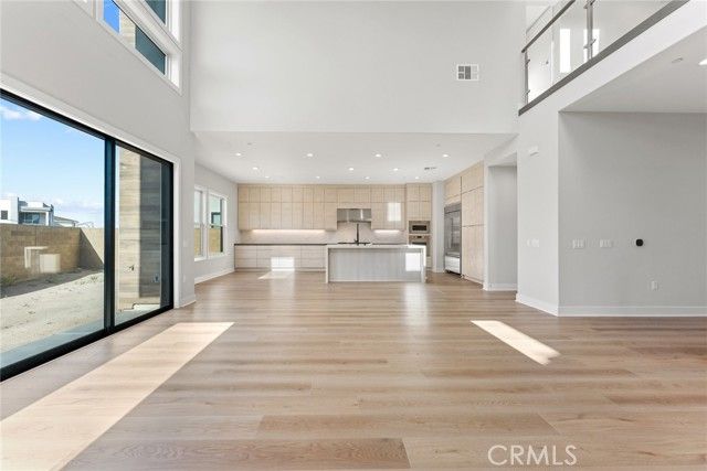 209 Stage, Irvine, CA 92618