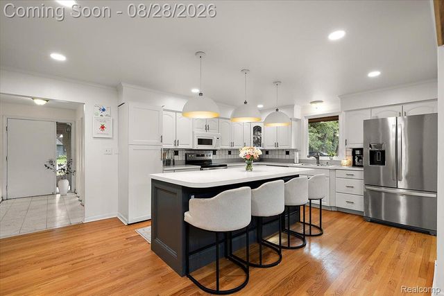 7710 Richardson Road, West Bloomfield Charter Township, MI 48323