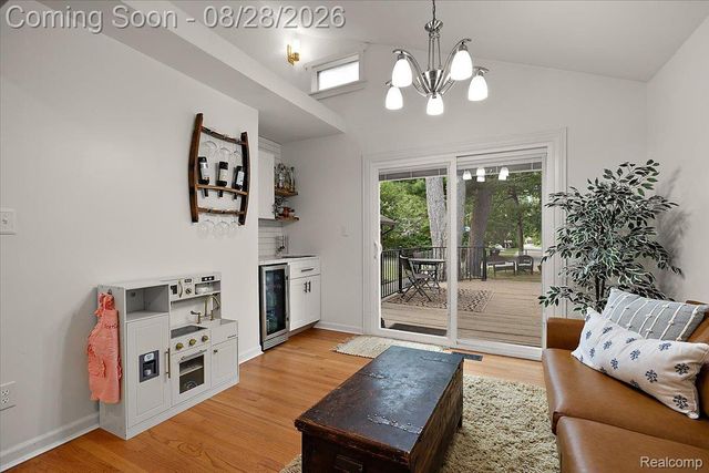 7710 Richardson Road, West Bloomfield Charter Township, MI 48323