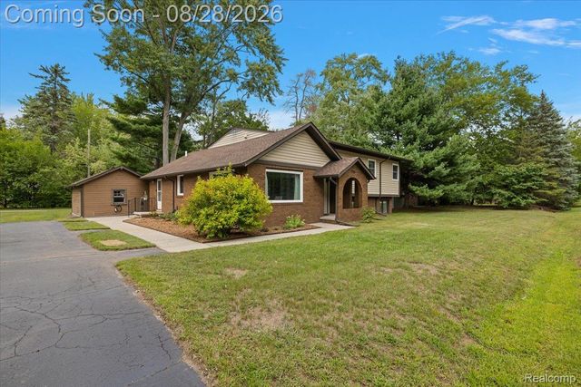 7710 Richardson Road, West Bloomfield Charter Township, MI 48323
