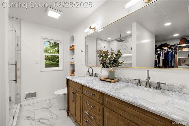 7710 Richardson Road, West Bloomfield Charter Township, MI 48323
