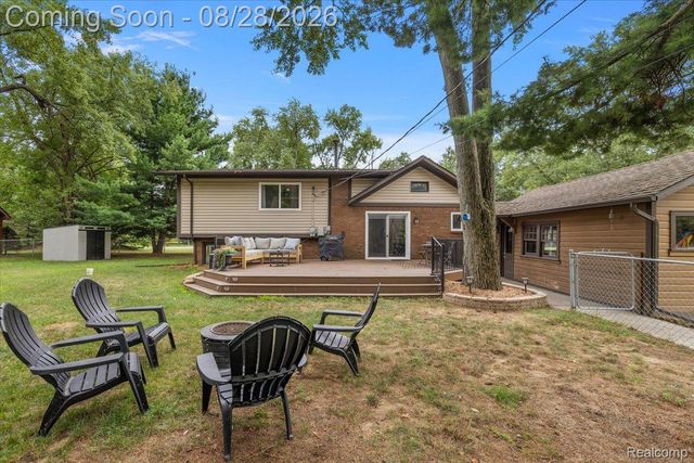 7710 Richardson Road, West Bloomfield Charter Township, MI 48323