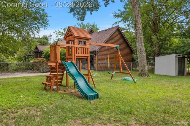 7710 Richardson Road, West Bloomfield Charter Township, MI 48323
