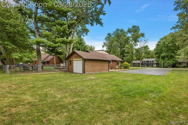 7710 Richardson Road, West Bloomfield Charter Township, MI 48323