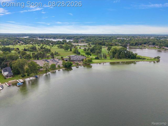 7710 Richardson Road, West Bloomfield Charter Township, MI 48323