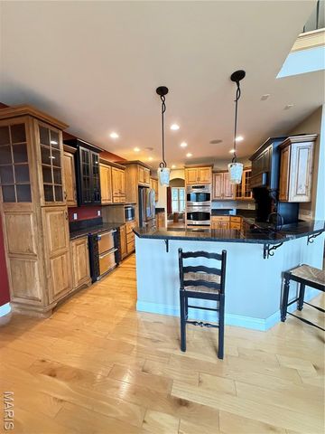 1327 Iron Gate, Greenville, IL 62246