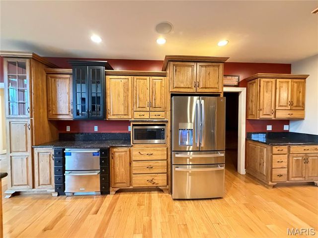 1327 Iron Gate, Greenville, IL 62246