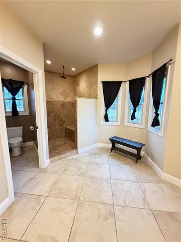 1327 Iron Gate, Greenville, IL 62246