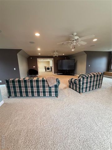 1327 Iron Gate, Greenville, IL 62246