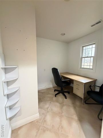 1327 Iron Gate, Greenville, IL 62246