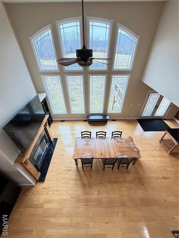 1327 Iron Gate, Greenville, IL 62246