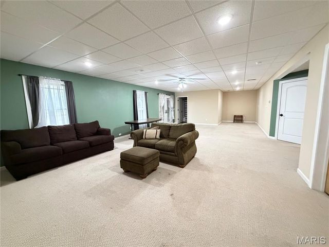 1327 Iron Gate, Greenville, IL 62246