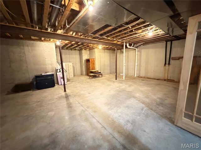 1327 Iron Gate, Greenville, IL 62246